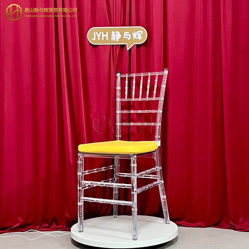 Crystal clear chiavari chair